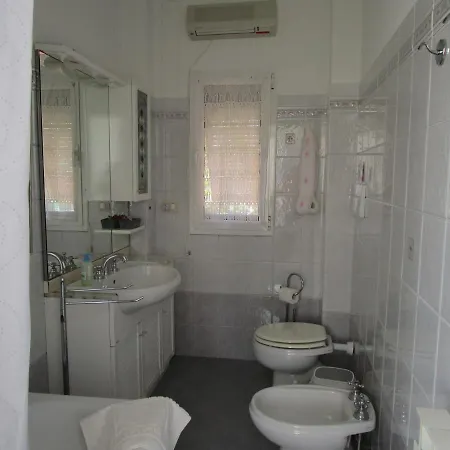 Cinque Terre & Portofino Lodge-dependance Bracco * Монелья