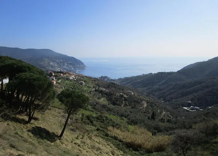 Cinque Terre & Portofino Lodge-dependance Bracco * Монелья